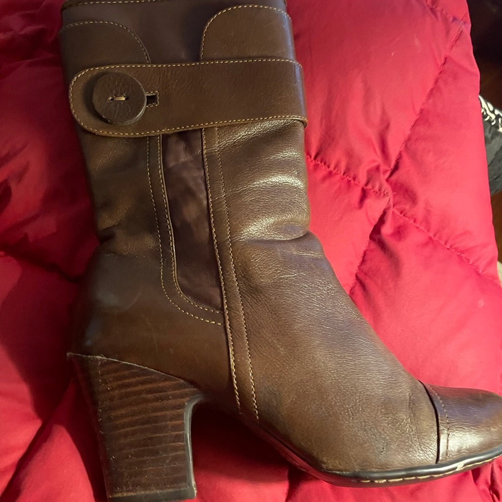 Born Leather boots